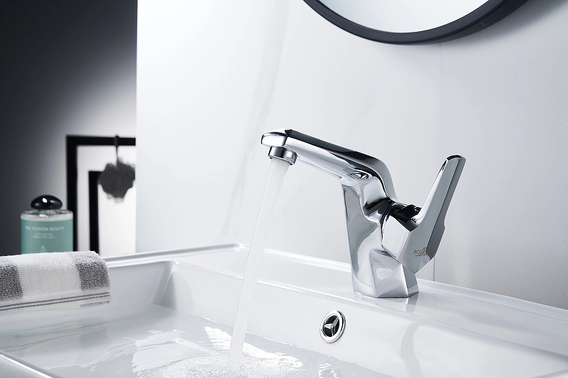 Смеситель Rossinka RS44-11 для раковины Смеситель Rossinka RS44-11 для раковины