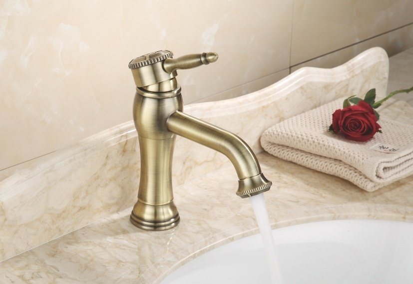 Смеситель для раковины латунь R0401Q Смеситель для раковины латунь R0401Q