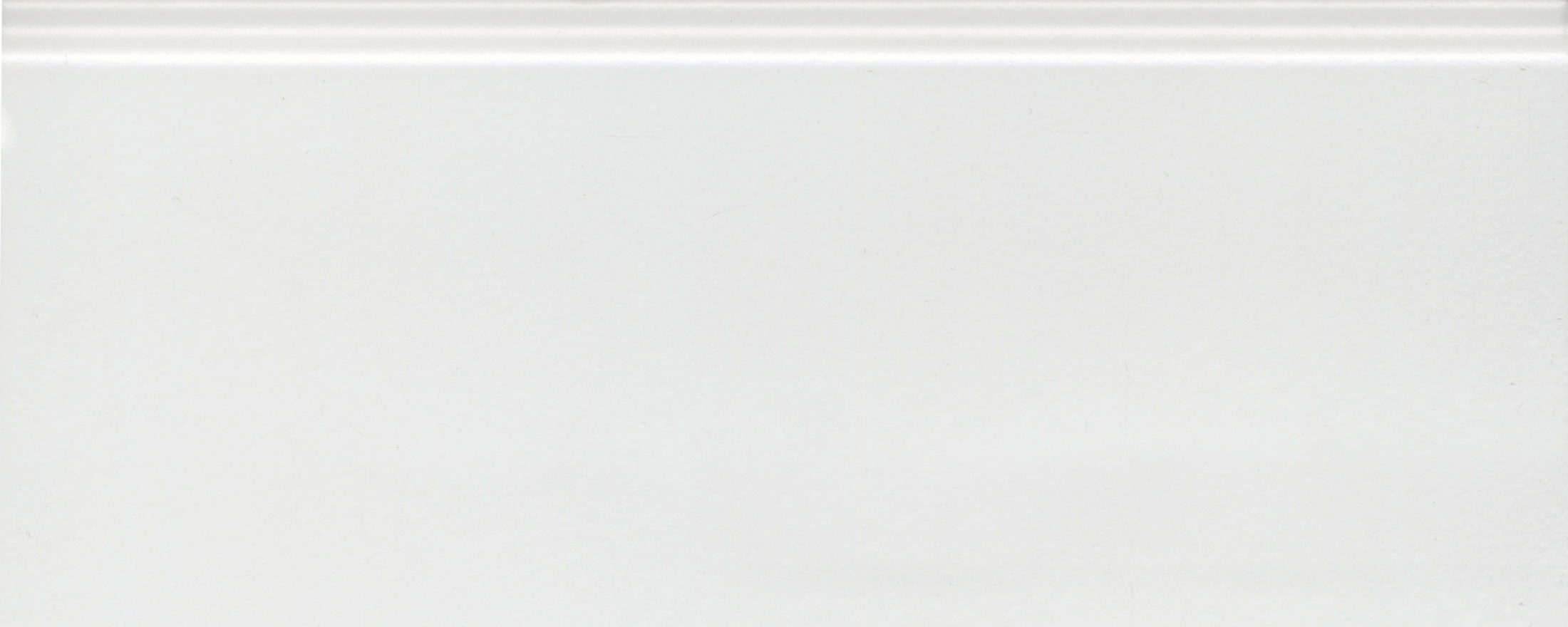 Плинтус Флориан белый матовый обрезной 30x12x1,3