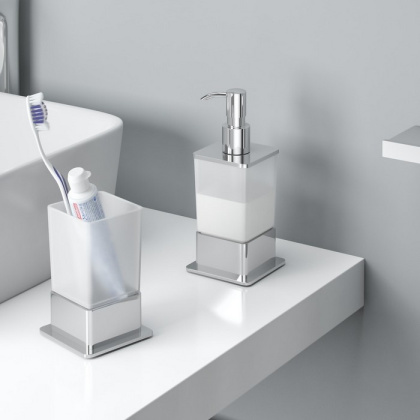 Стакан настольный EXCELLENT Riko (хром)