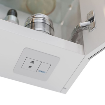 Шкаф зеркальный Lemark ZENON 70х80см 2-х дверный, с козырьком-подсветкой, с розеткой, цвет корпуса: Белый глянец