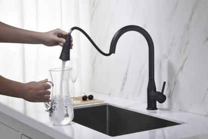 Смеситель Timo Saona 2336/03FL с выдвижной лейкой, черный