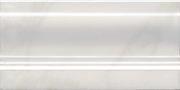 Плинтус FMD020 Висконти белый 10*20*13 (уп\26шт), шт Плинтус FMD020 Висконти белый 10*20*13 (уп\26шт), шт