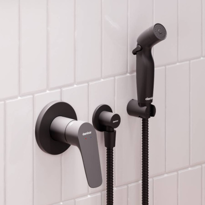 777510300 Jupiter, смеситель монтируемый в стену с гиг. душем, черный