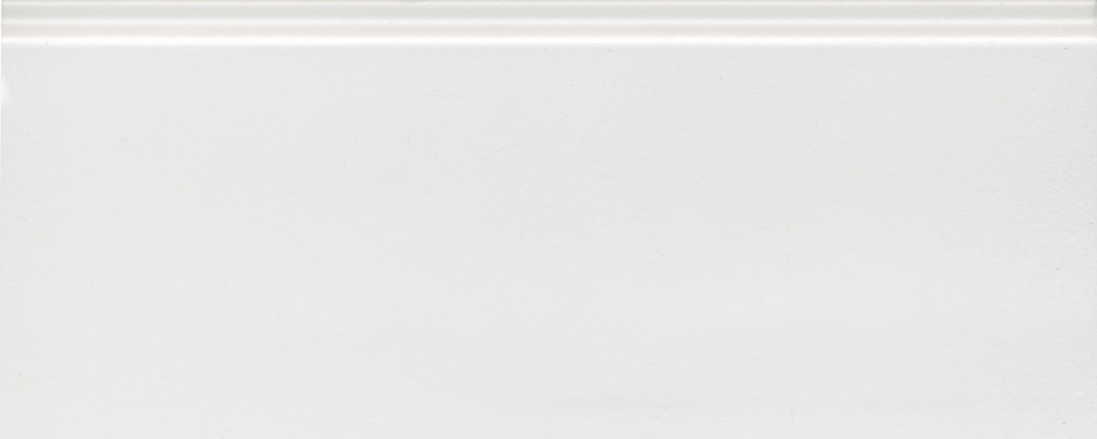 Плинтус Флориан белый матовый обрезной 30x12x1,3